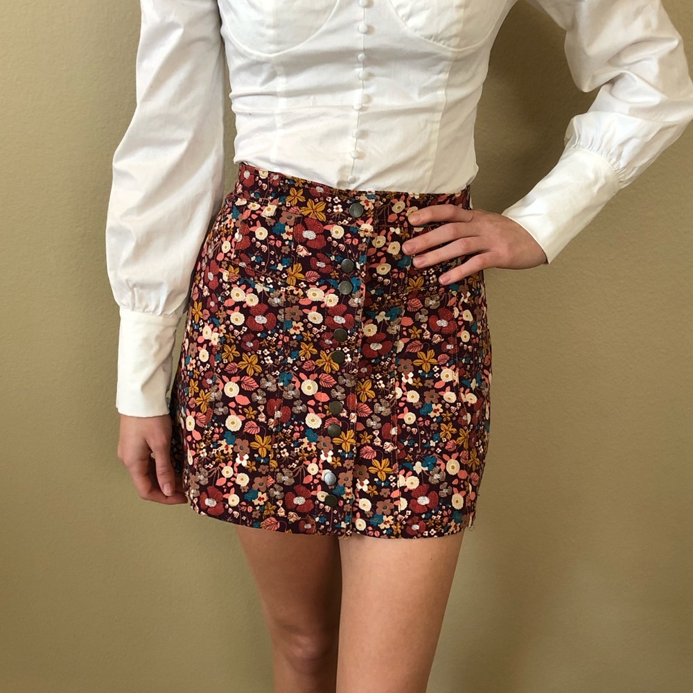 Zara floral button skirt